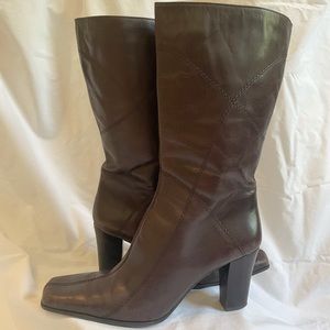 Vintage Brown heeled boots